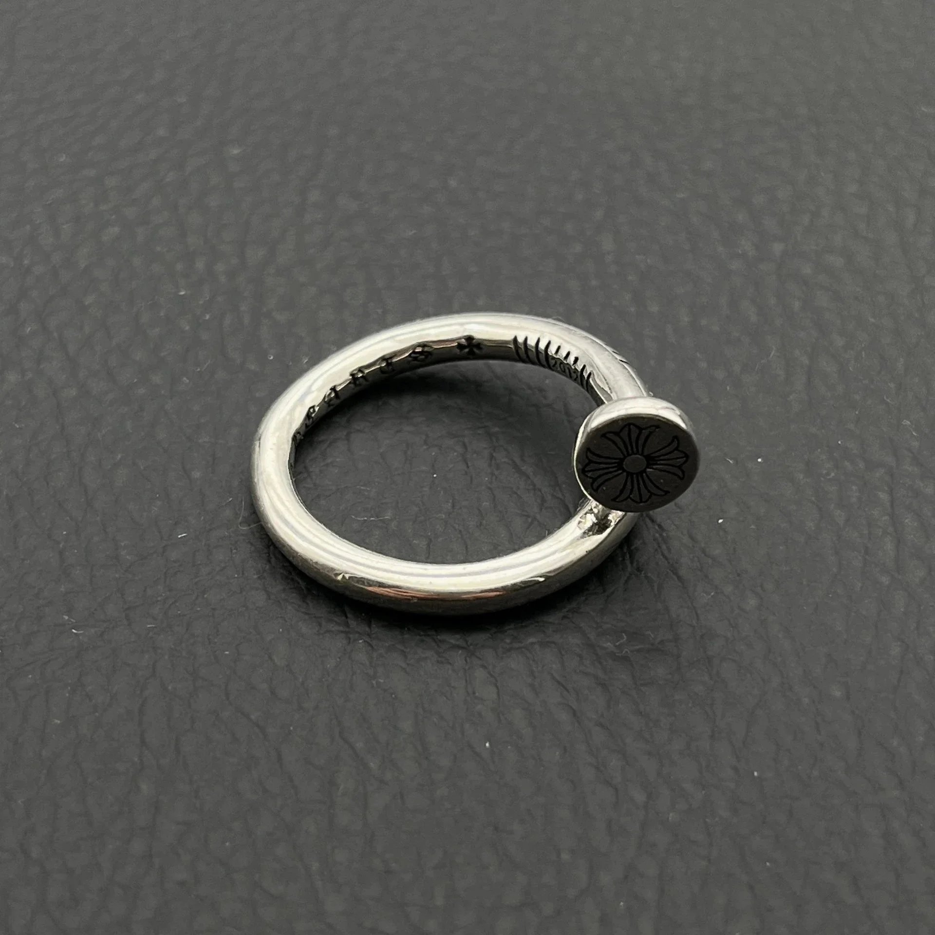- Kakobuy Chrome HeartsCrucifixion Ring