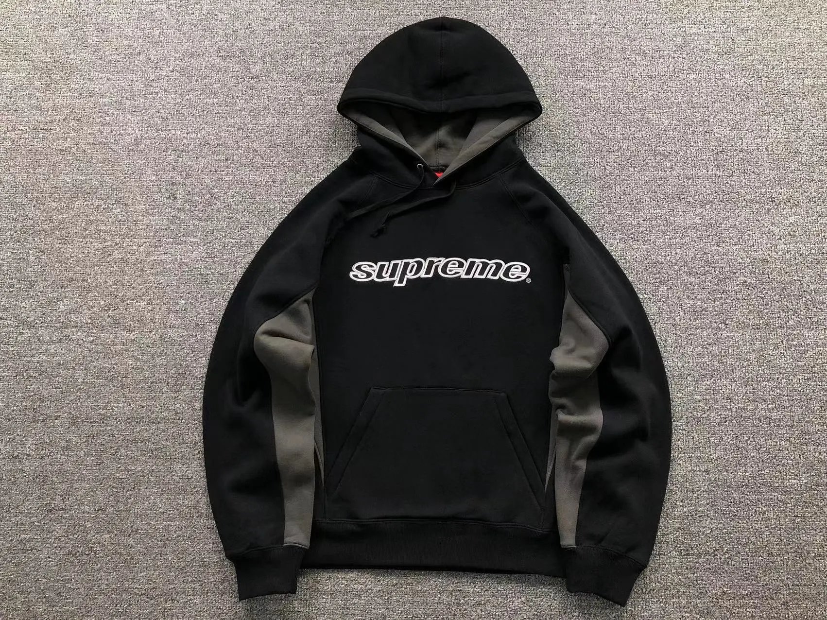 - Kakobuy Supreme Printed Sweatshirt