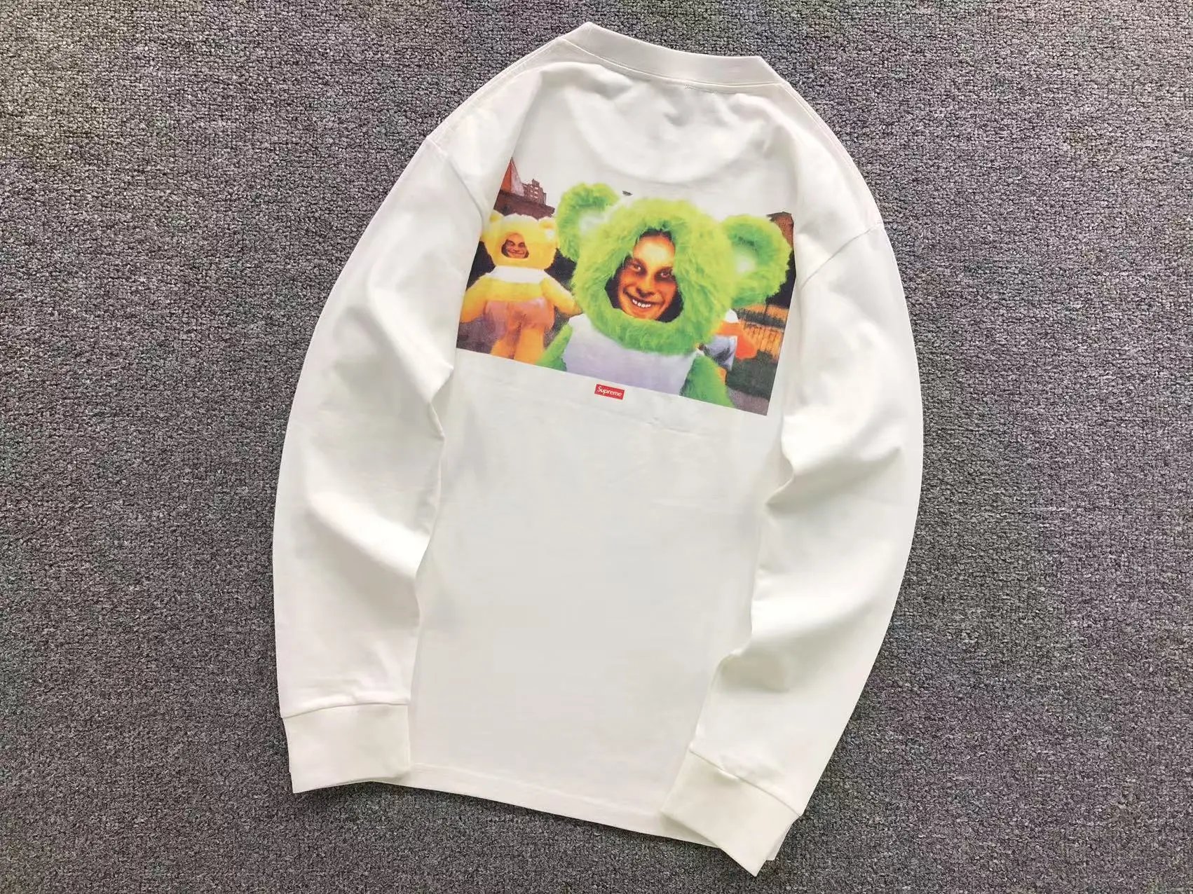 - Kakobuy Supreme Printed Sweatshirt