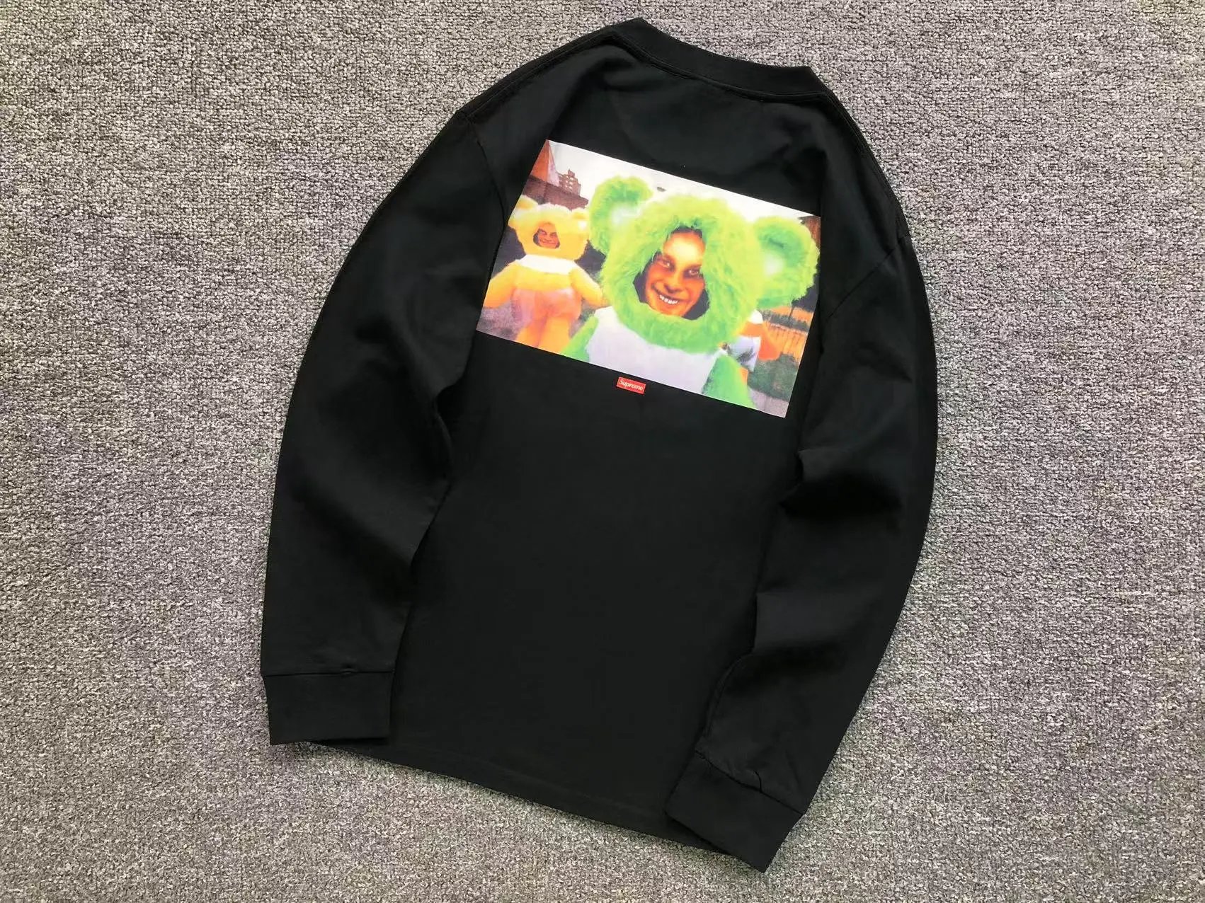 - Kakobuy Supreme Printed Sweatshirt