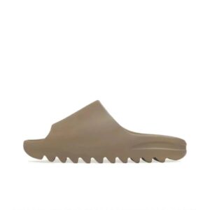 Kakobuy Yeezy kanye Slippers in the same stylebrown