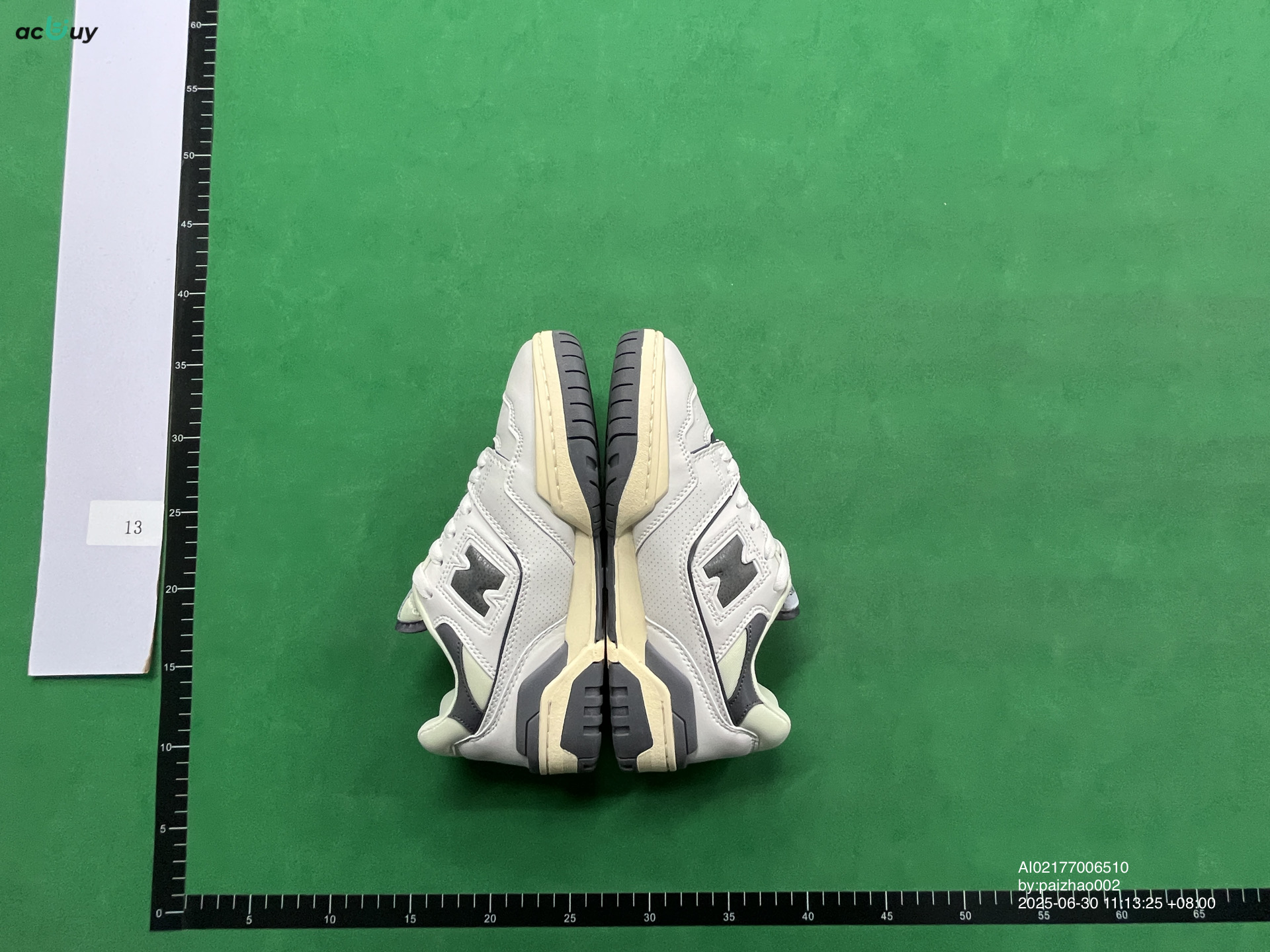 - Kakobuy New Balance 550 sneakers White gray