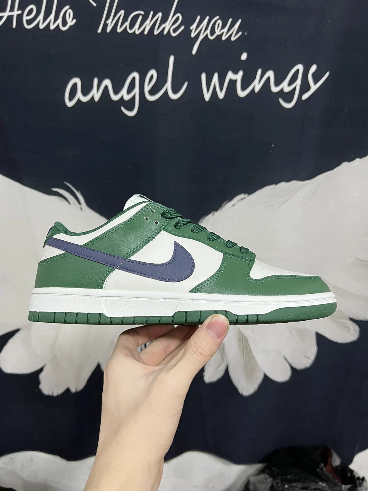 - Kakobuy NIKE Dunk SB Low White Green Purple Hooks