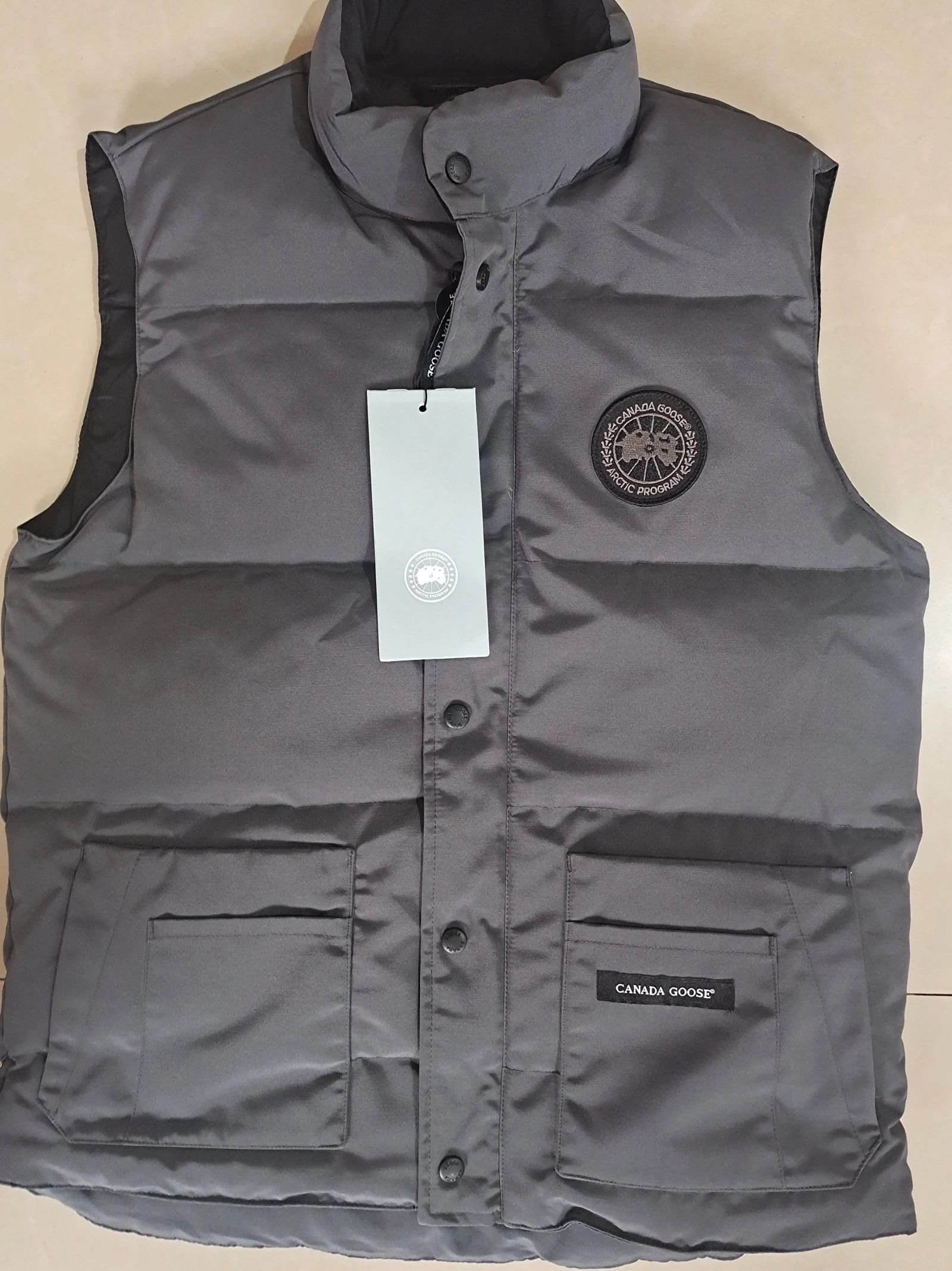 - Kakobuy Canada Goose Classic Down Vest