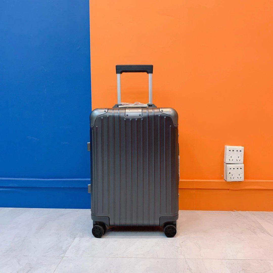 - RIMOWA Spring Festival Special Edition Mercury Gray Suitcase