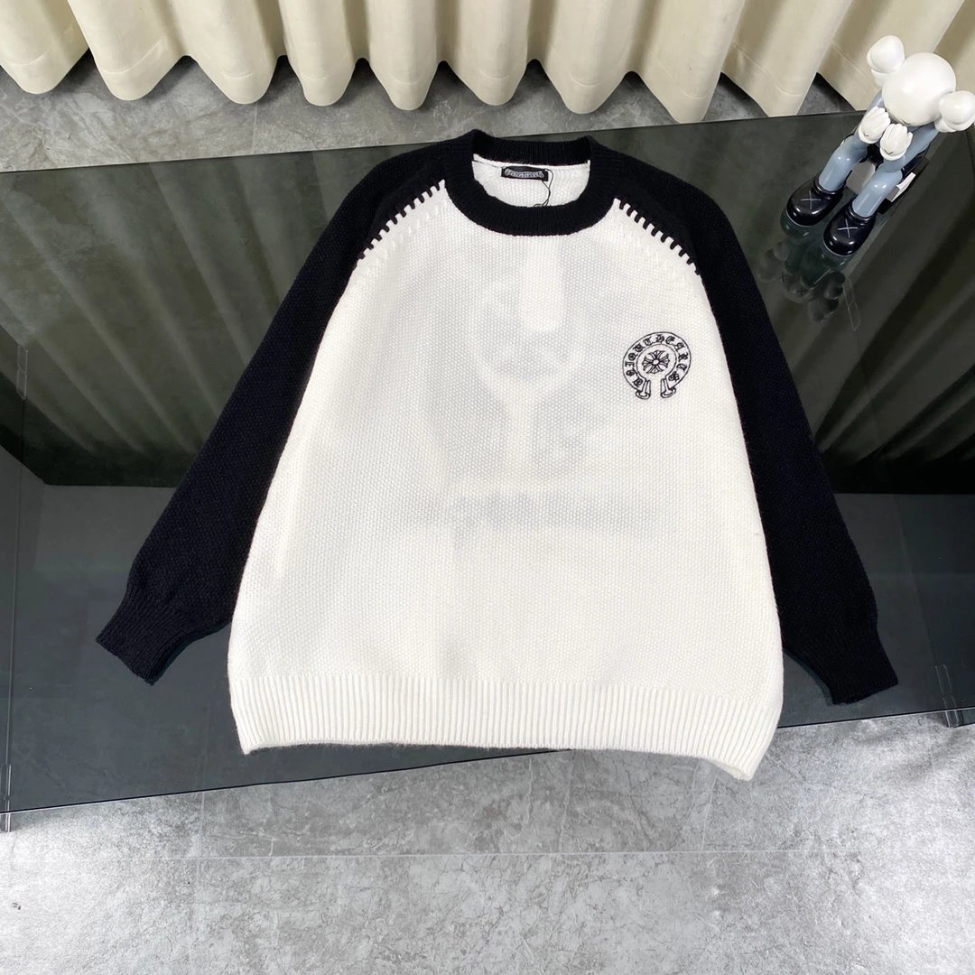- Chrome Hearts Best-Seller CH Sanskrit Horseshoe Cross Embroidered Crewneck Pullover with Drop-Shoulder Sleeves