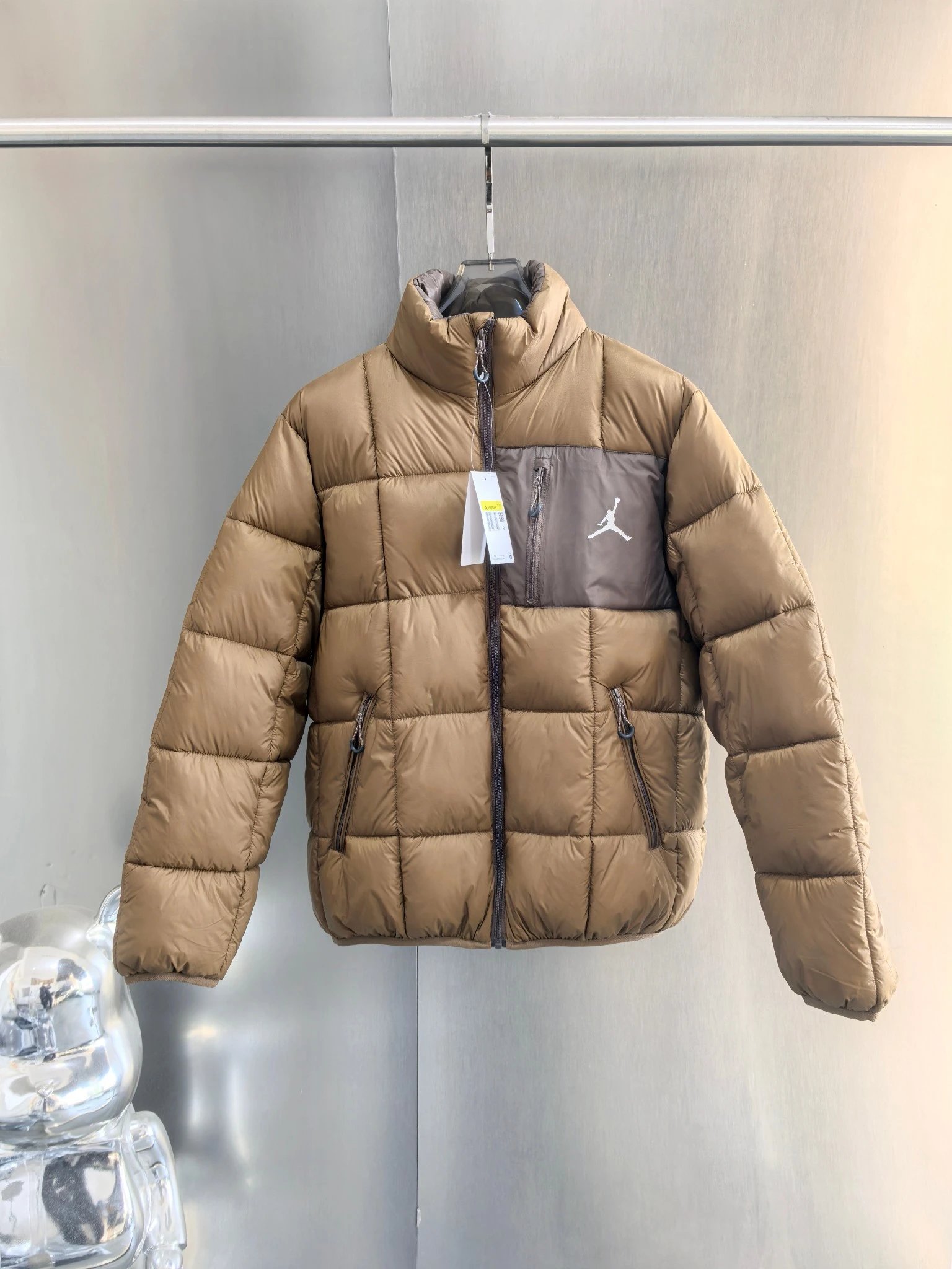 - Jordan Stand Collar Short Down Jacket Brown Patchwork Dark Brown