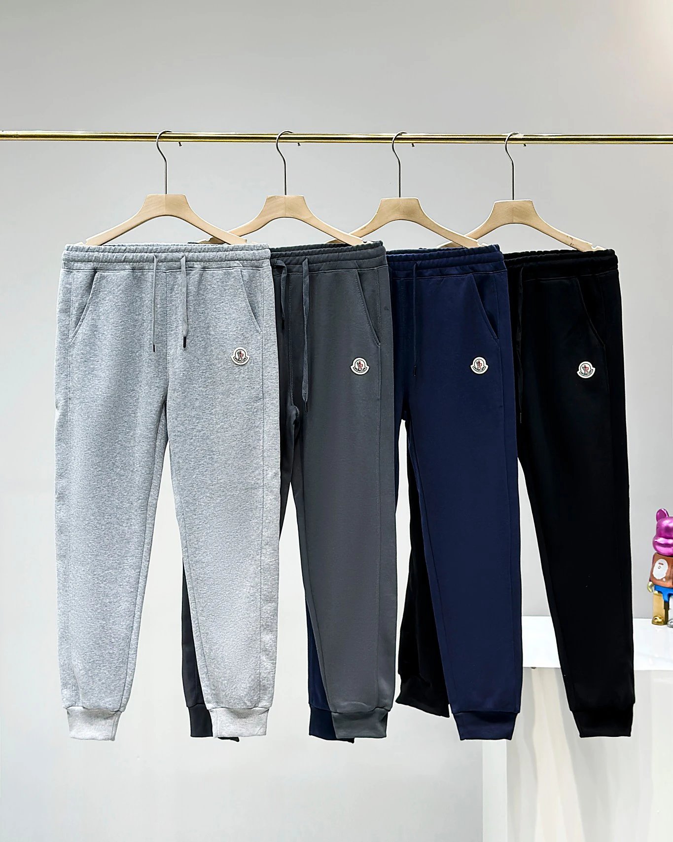 - Moncler Essential Core Four-Color Minimalist Casual Cuffed Sweatpants