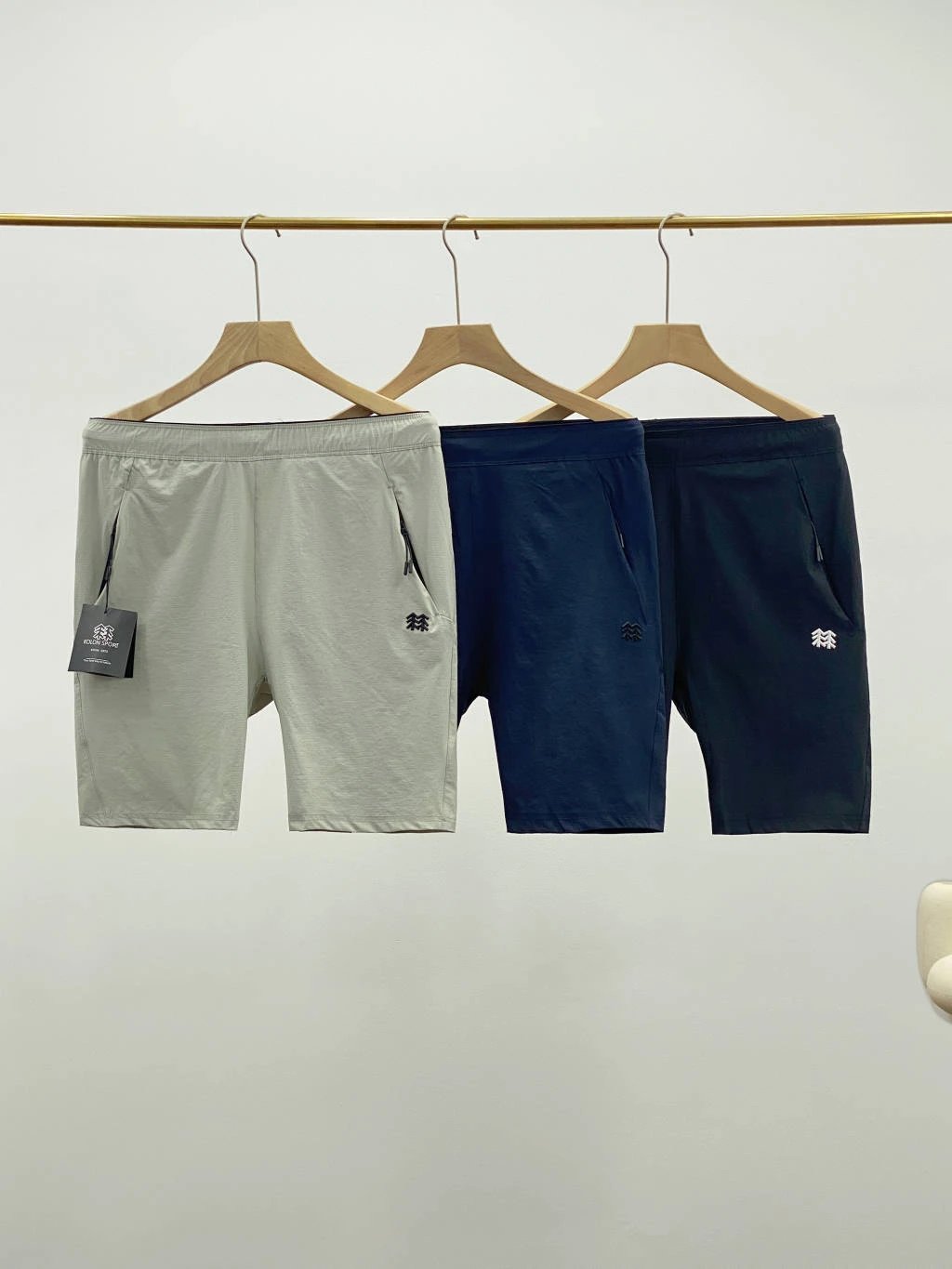 - KOLON SPORT Outdoor Quick-Dry Series Tri-Color Casual Shorts